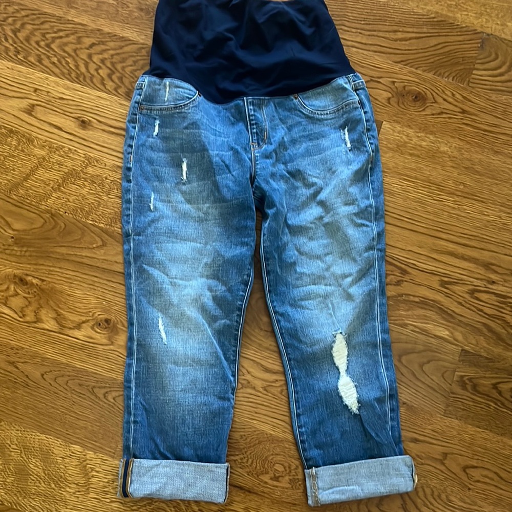 NWOT Ingrid & Isabel Maternity Jeans